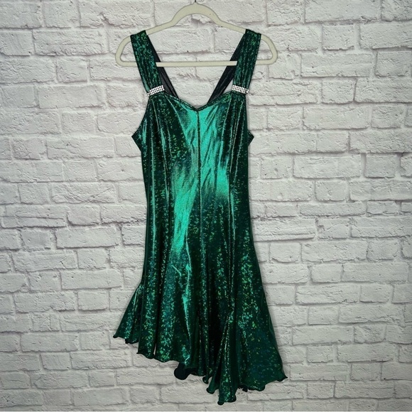 Hollywood Babe Irridescent Emerald Green Asymmetric Hem Mermaid Dress - Picture 3 of 16